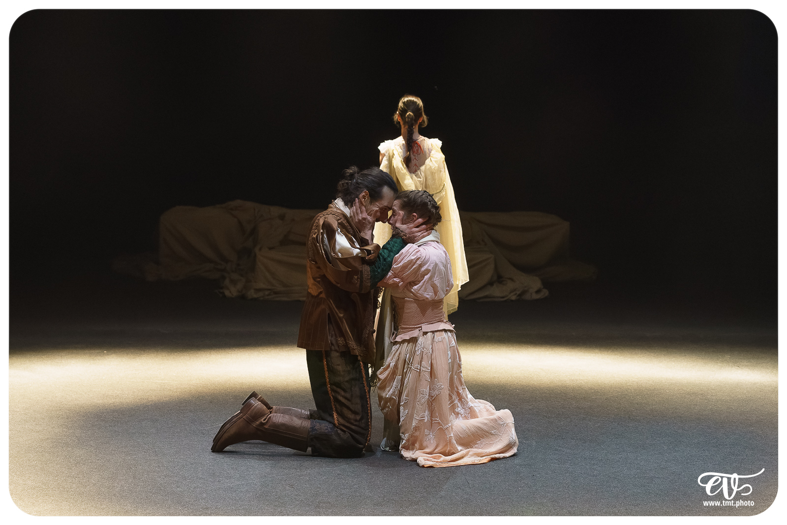 UN SONGE, UNE NUIT, L'ETE (CIE DU MATAMORE)